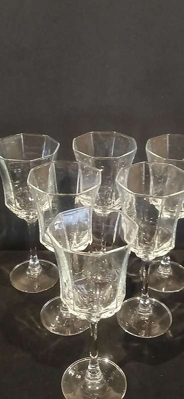 Vintage Luminarc 'Octime' white wine glasses