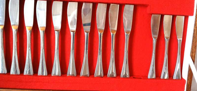 Vintage Ribera stainless steel cutlery set