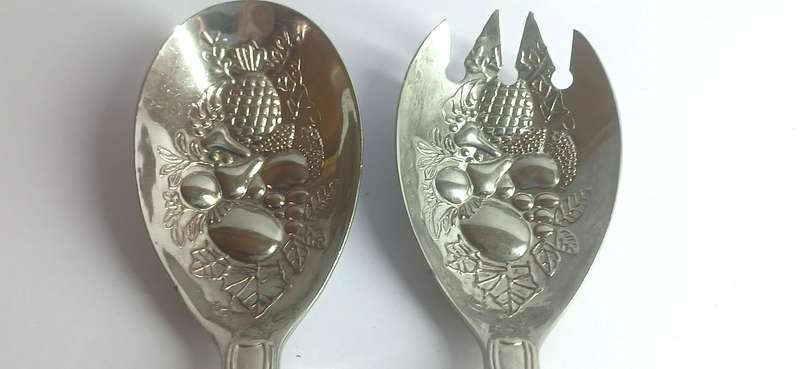 Vintage Kings pattern salad serving set