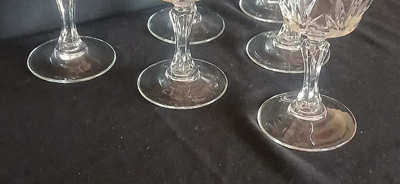 Vintage Luminarc Verrerie D'Arques crystal white wine glasses