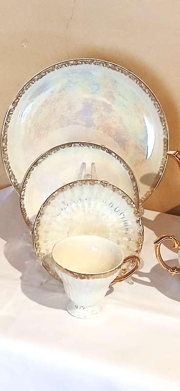 Vintage pearlescent tea set