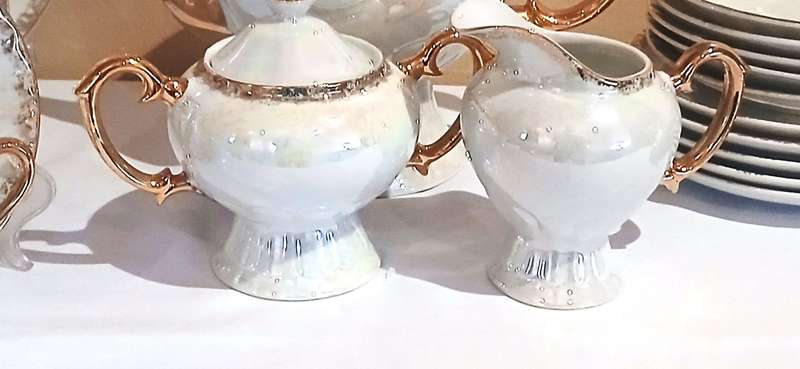 Vintage pearlescent tea set