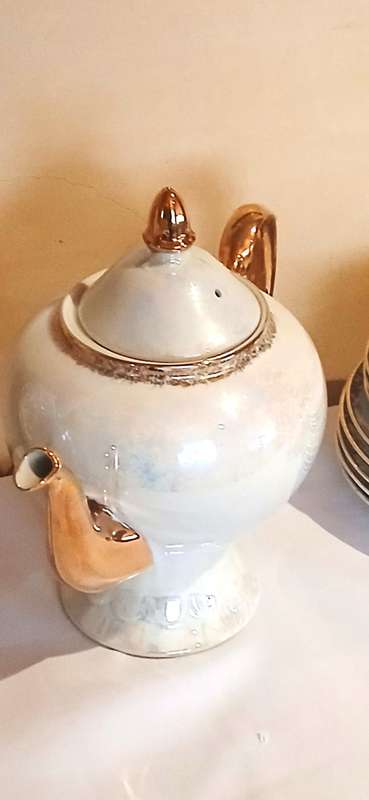 Vintage pearlescent tea set