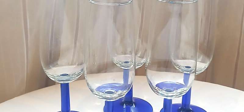 Vintage Luminarc Champagne flutes