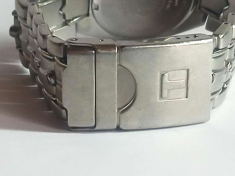 Tissot PR 200 men's quartz watch