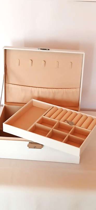 White pleather two tier jewelry box