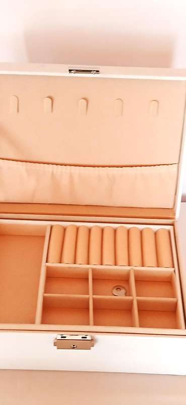 White pleather two tier jewelry box