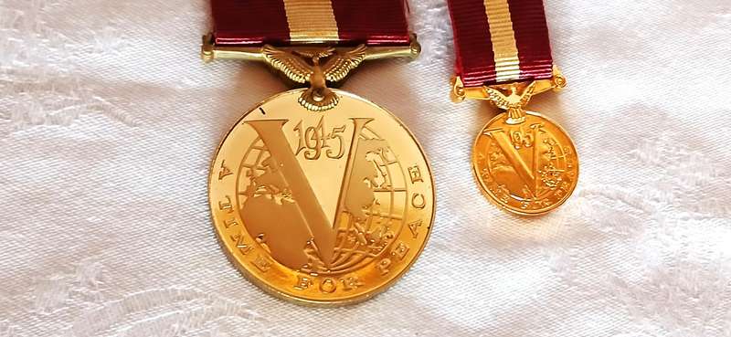 1939 - 1945 Anniversary Peace Medal