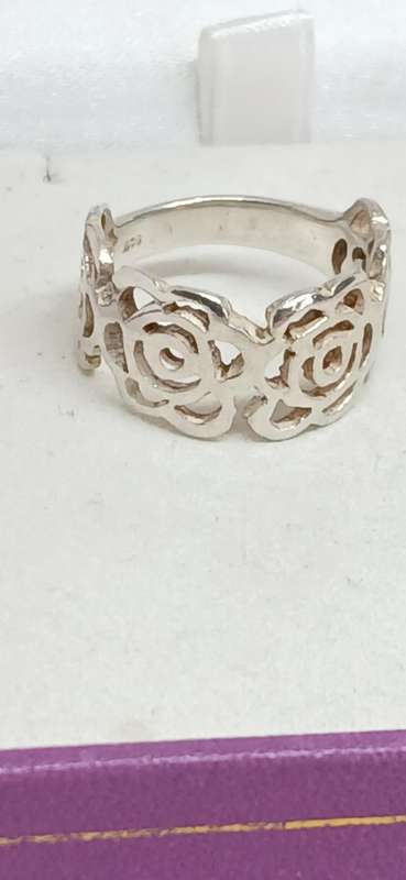 Sterling silver flower ring