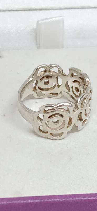 Sterling silver flower ring
