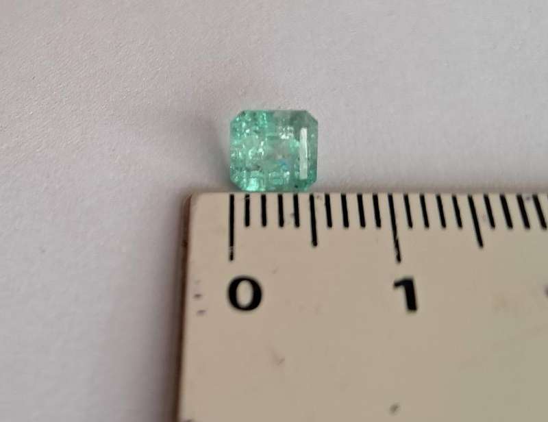 Natural emerald 0,85 ct