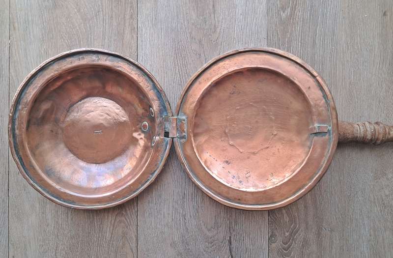 Classic copper bedwarmer