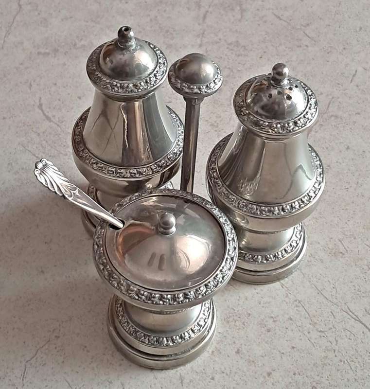 Vintage cruet set
