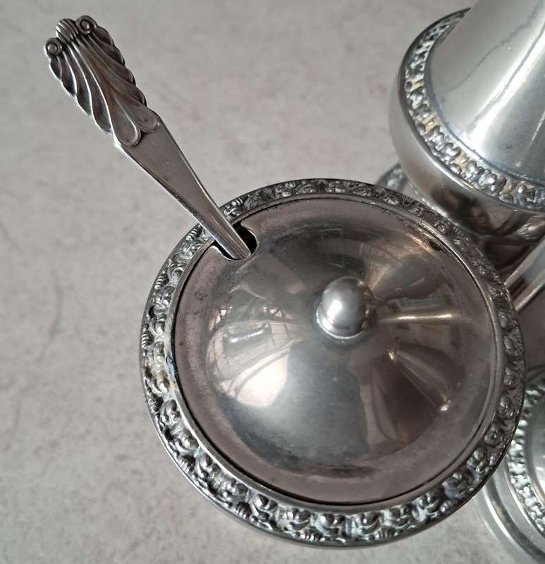 Vintage cruet set