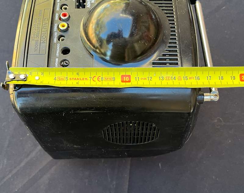 Small TV/Radio novelty item. NOT WORKING.