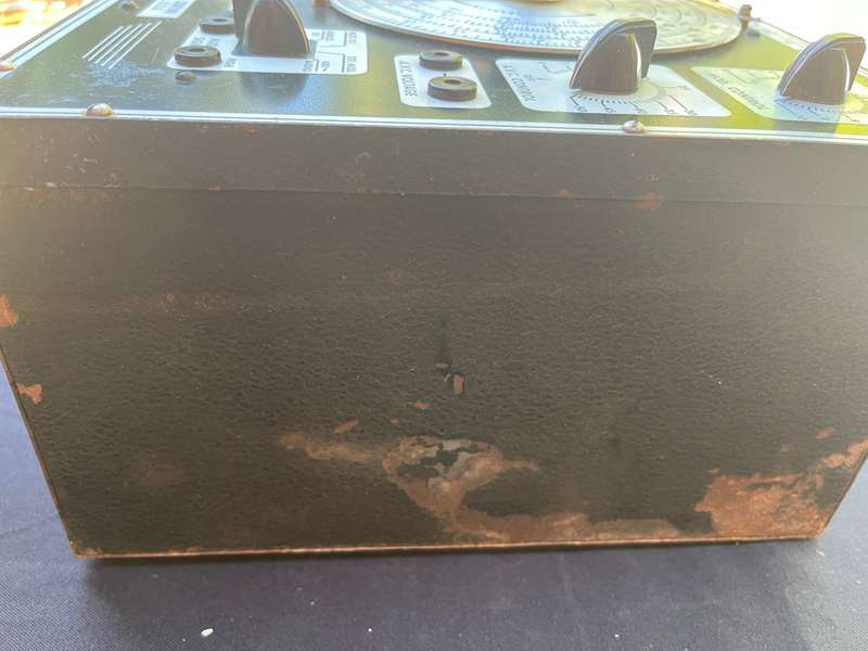 PRECISION SIGNAL GENERATOR, E200. NOT TESTED. NO WIRES
