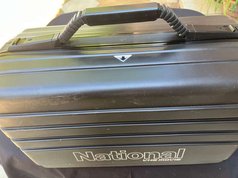 NATIONAL VHS MOVIE CAMERA, M3. NOT TESTED. IN VERY GOOD CONDITION.