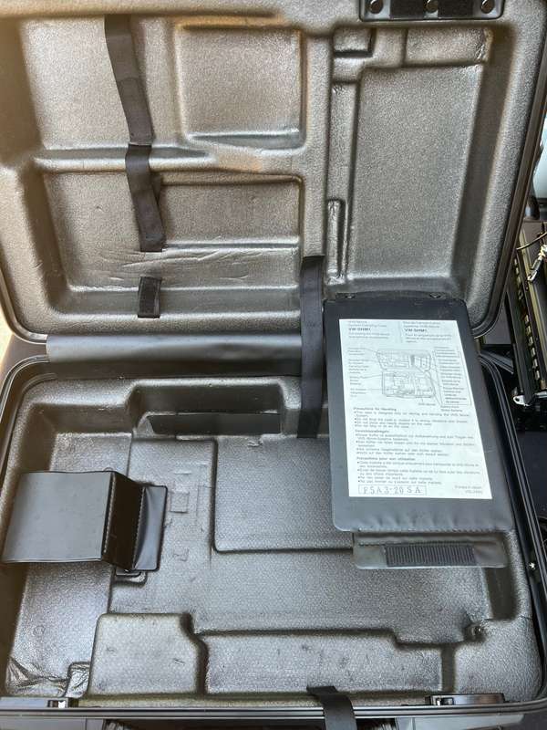 NATIONAL VHS MOVIE CAMERA, M3. NOT TESTED. IN VERY GOOD CONDITION.