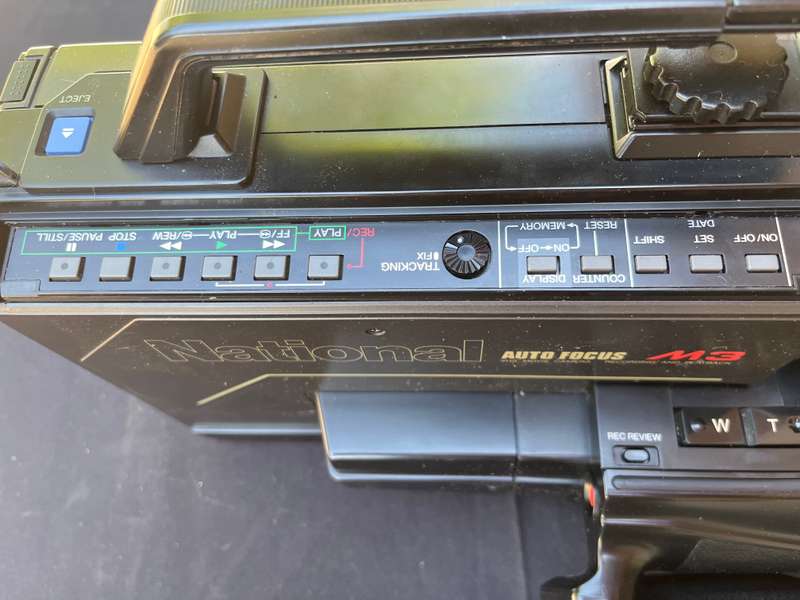 NATIONAL VHS MOVIE CAMERA, M3. NOT TESTED. IN VERY GOOD CONDITION.