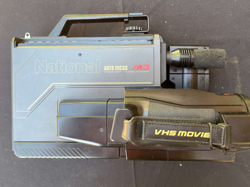 NATIONAL VHS MOVIE CAMERA, M3. NOT TESTED. IN VERY GOOD CONDITION.