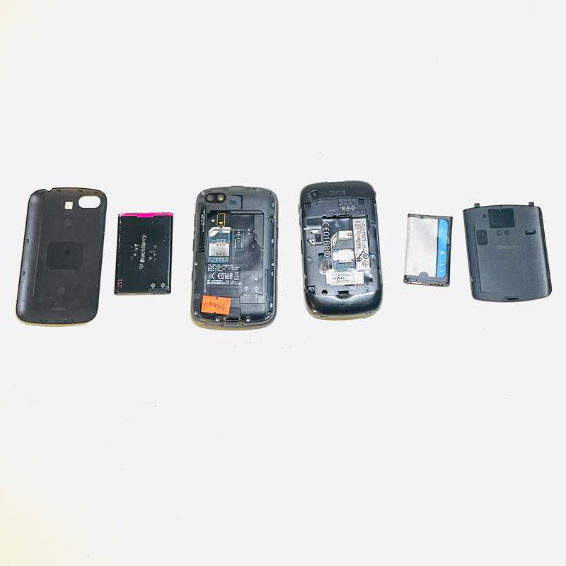 Cell phones (( All 3 Not working ))