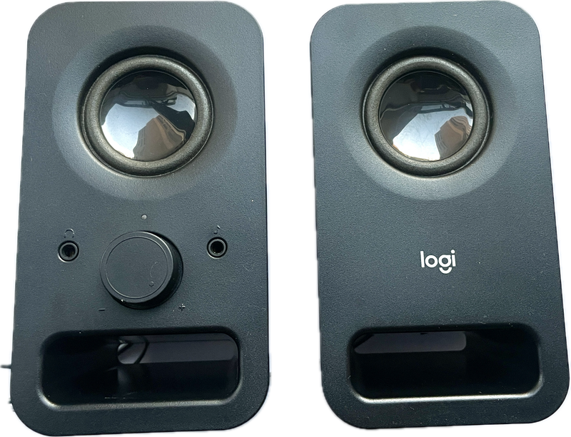 Logitech Z150 Compact Multimedia Stereo Speakers, Integrated Controls,6W ( Great condition )