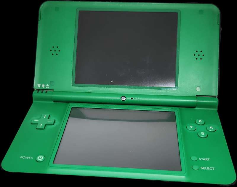 Nintendo DSi XL - With New Super Mario Bros. DS Game