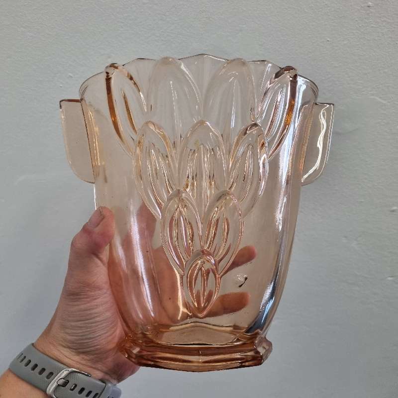 Beautiful Large Vintage Glass Vase with stunning detail