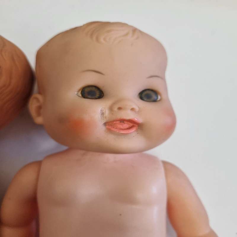 2 x Vintage SAD Dolls - Height 26cm each