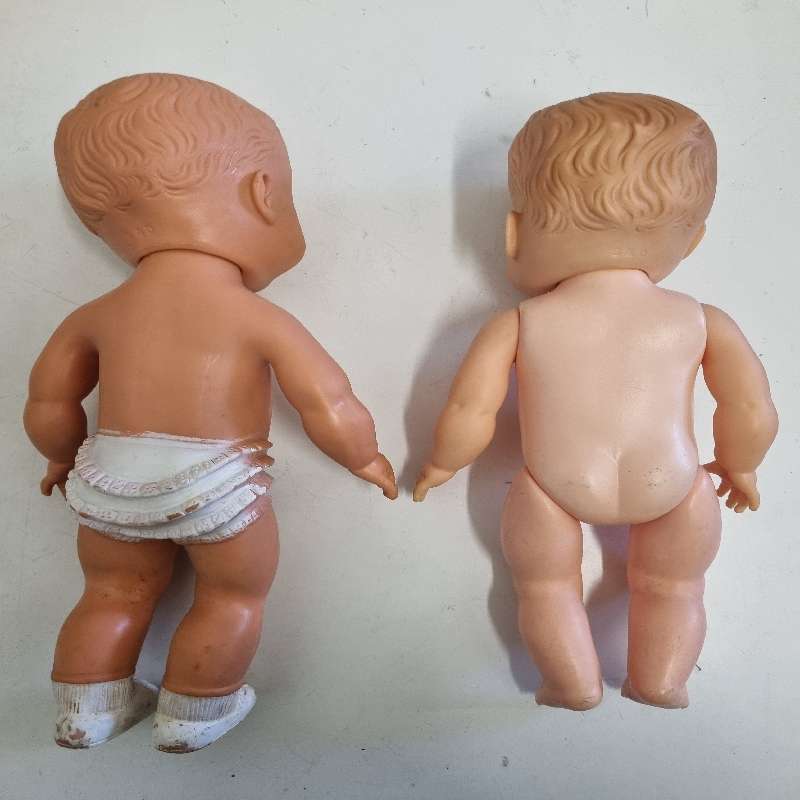 2 x Vintage SAD Dolls - Height 26cm each