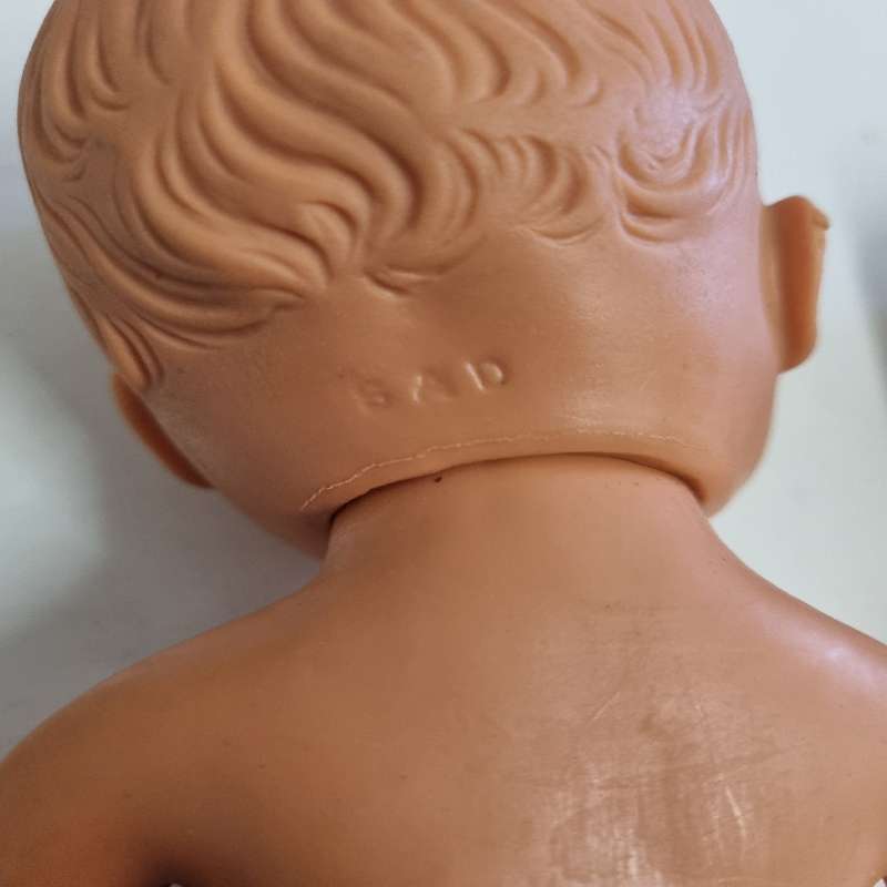2 x Vintage SAD Dolls - Height 26cm each