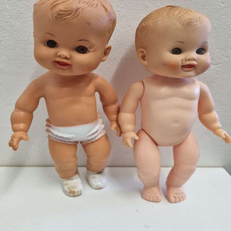 2 x Vintage SAD Dolls - Height 26cm each