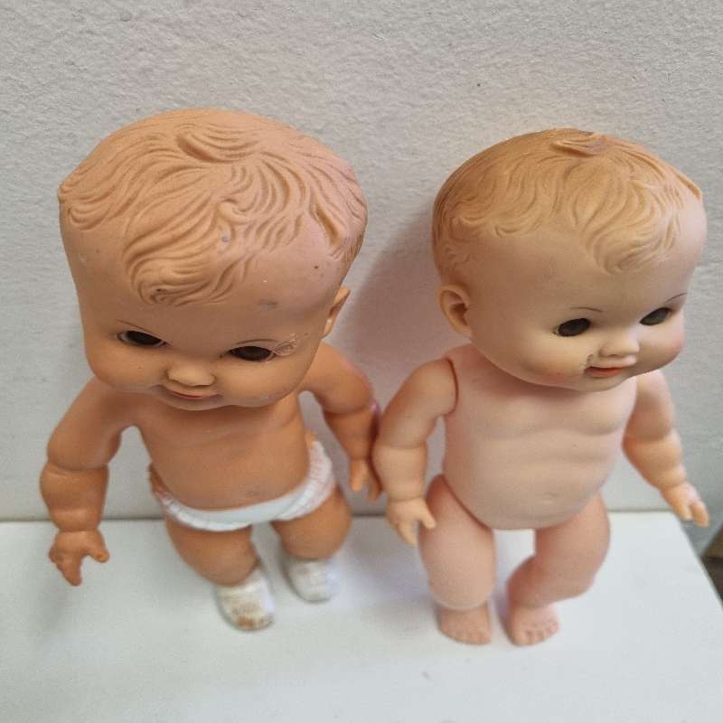 2 x Vintage SAD Dolls - Height 26cm each