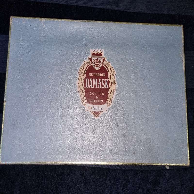 6 x Vintage Damask Superior Quality napkins