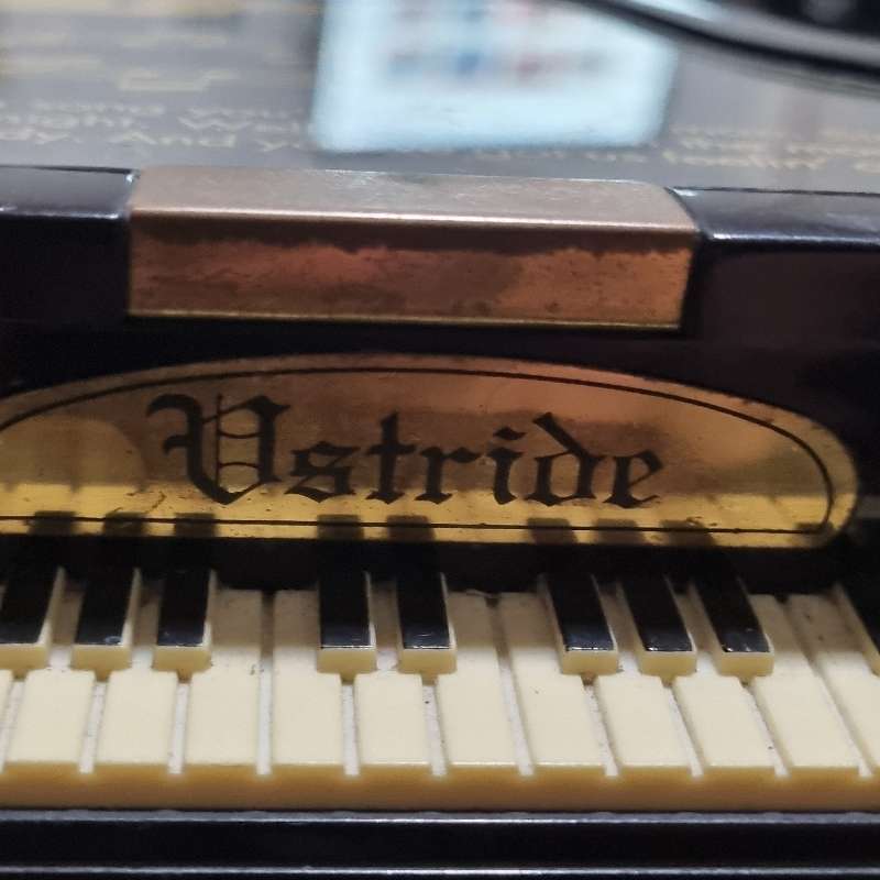 Vintage Piano Man Music box / Musical Jewellery Box - Piano Shaped