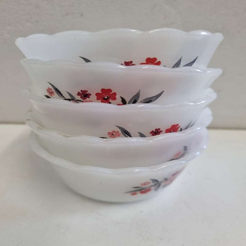 5 x Vintage Fire King Ramekin Dishes