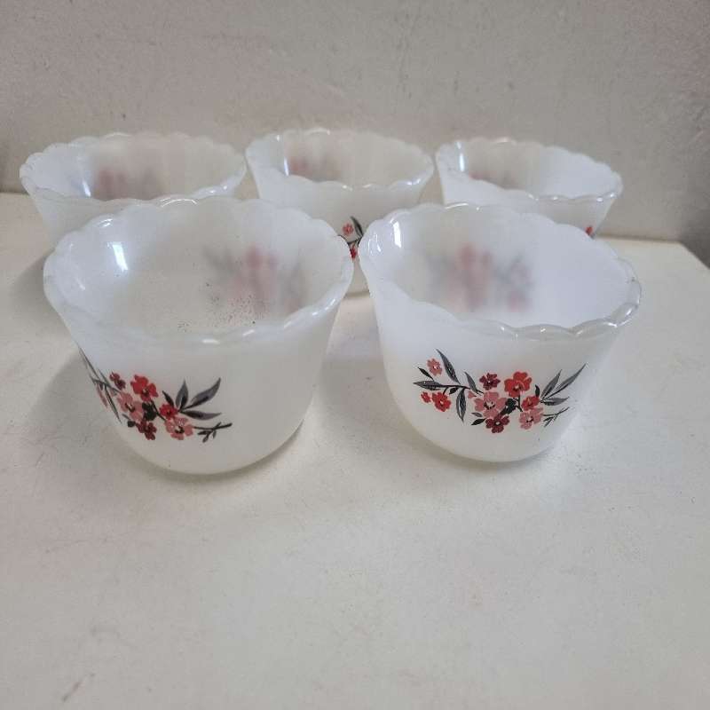 5 x Vintage Fire King Ramekin Dishes