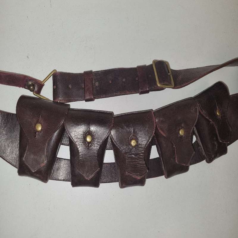 Leather bandolier in great condition - Belt with pouches and brass buckles