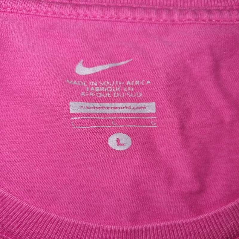 Nike T-Shirt - Size L