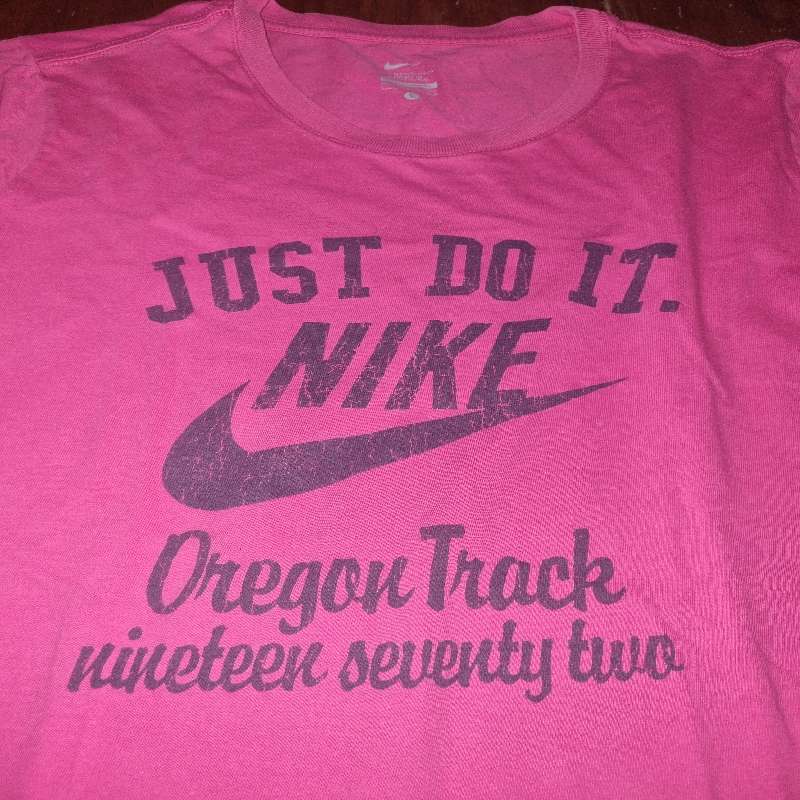 Nike T-Shirt - Size L