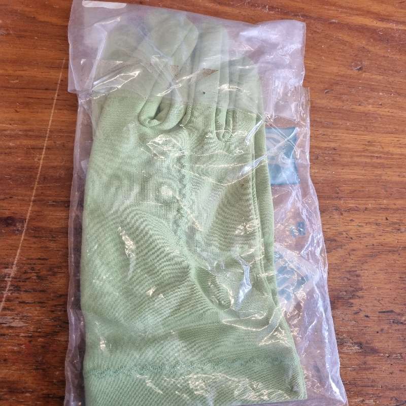 Vintage Green Gloves - Size 7.5