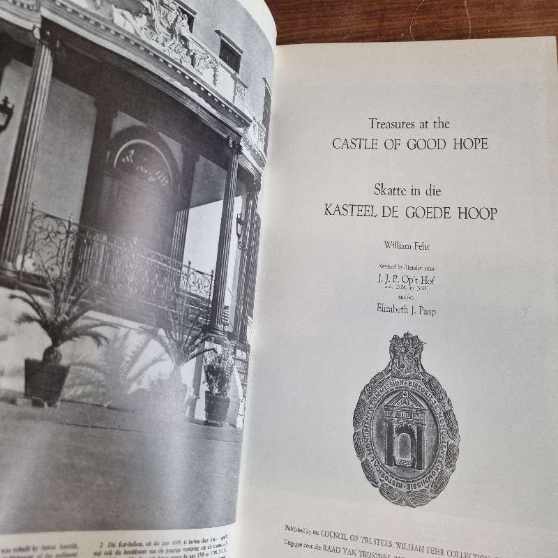 Treasures at the Castle of Good Hope - Skatte in die Kasteel de Goede Hoop - Large Book