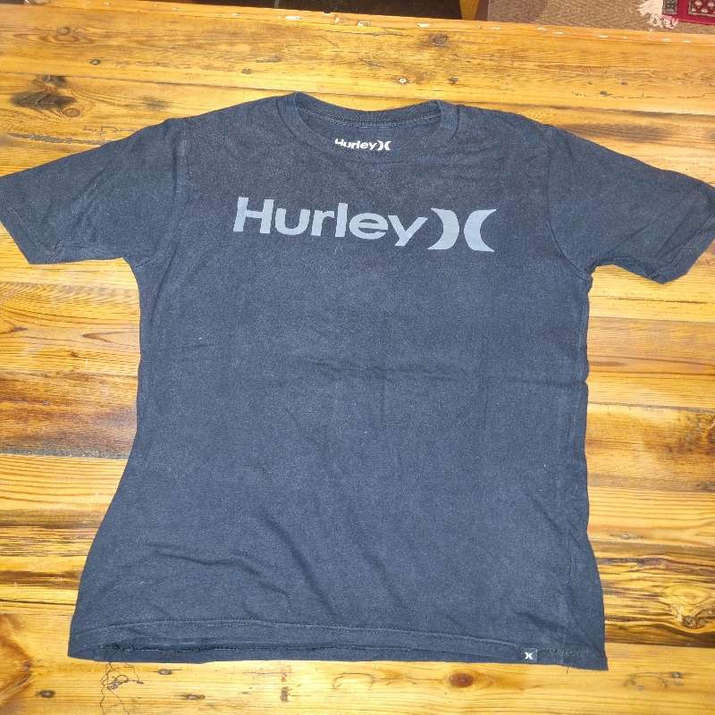 Hurley T-Shirt - Size S