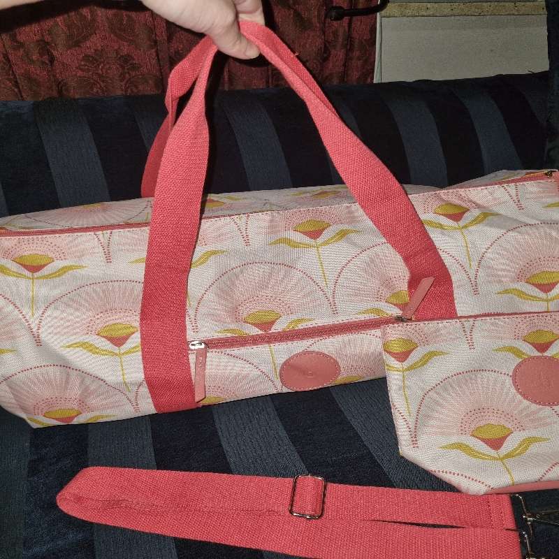 Large Travel Bag with Matching Cosmetic Bag