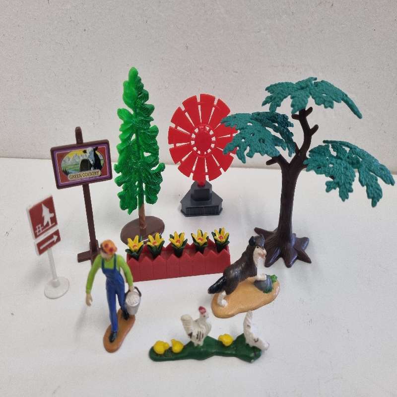 9 x Scenic Farm Figurines