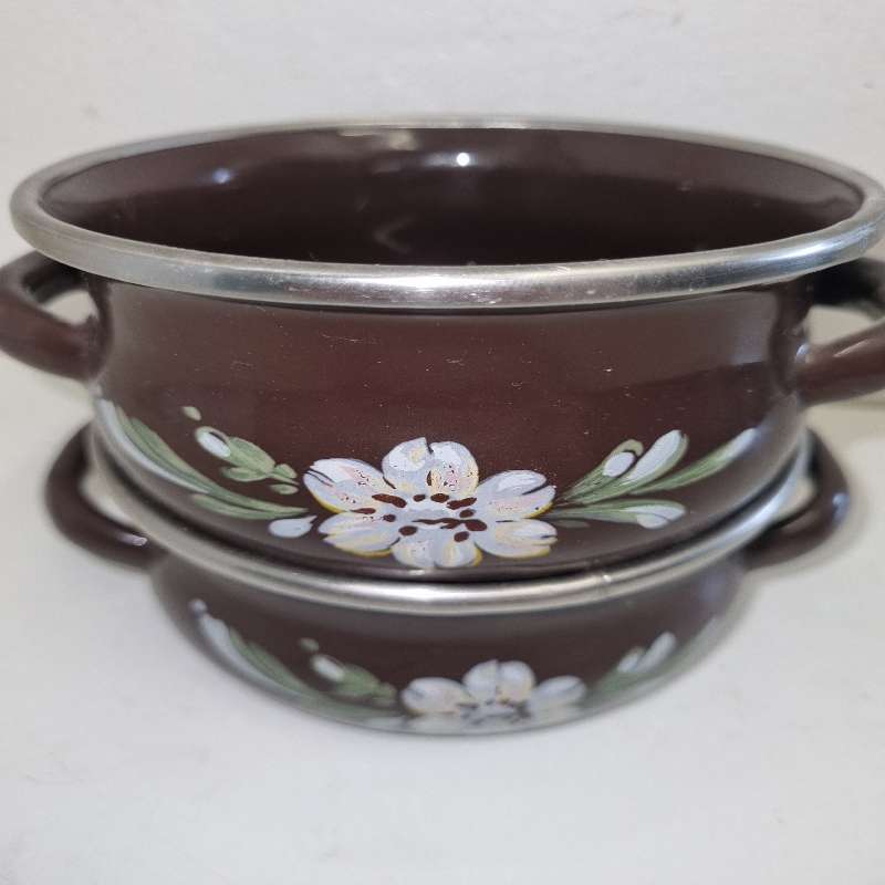 2 x Vintage Brown Enamel Pots - Great condition - Diameter 11.5cm