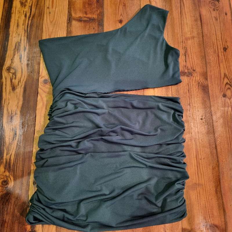 Bottle Green off shoulder dress by Notable - YDE - Size L