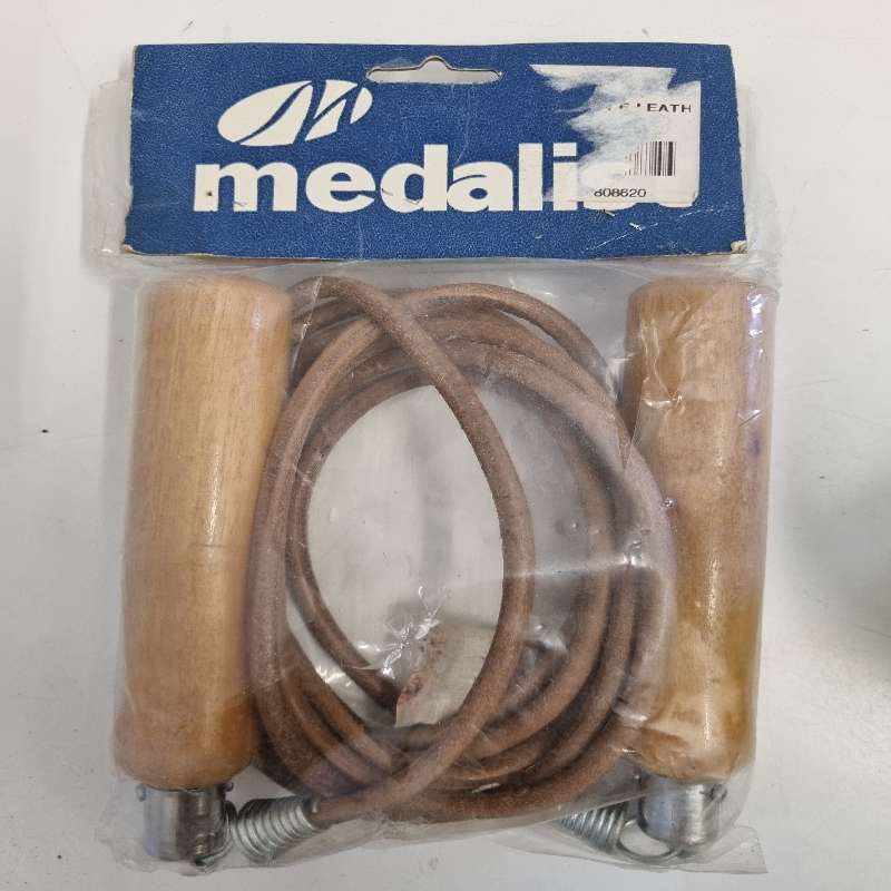 Medalist leather skipping rope with wooden handles - never used