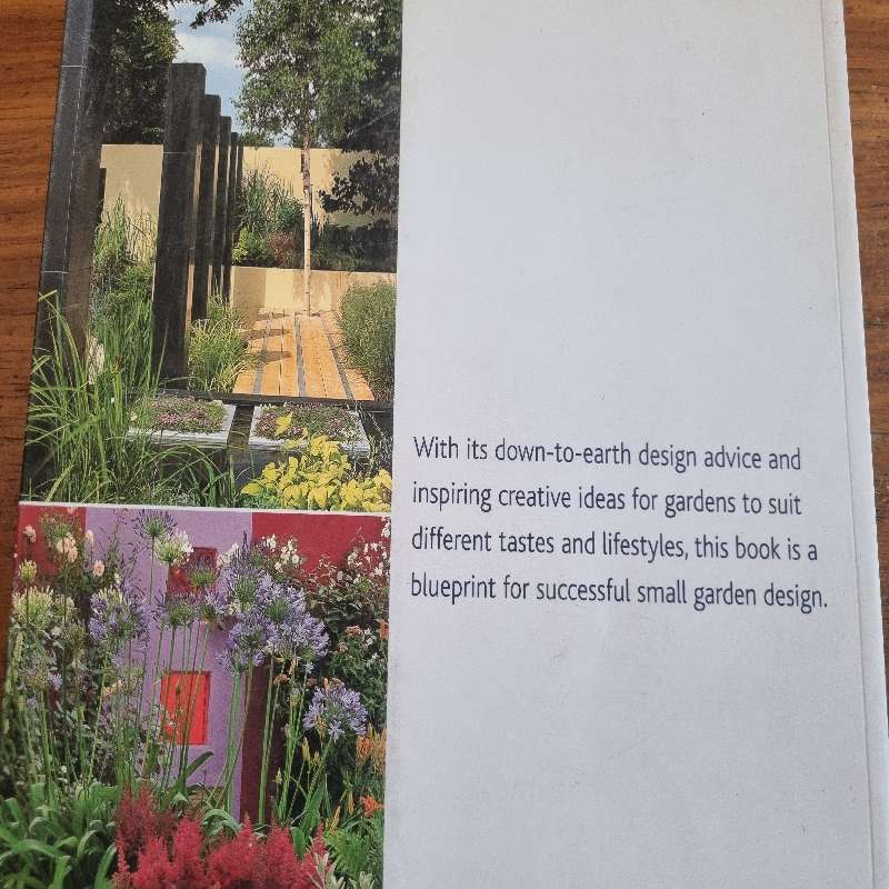 Backyard Blueprints - design, furniture and plants for a small garden - David Stevens
