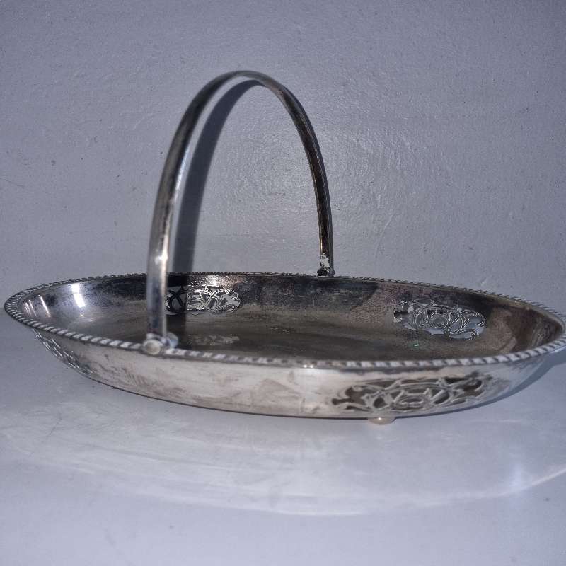 Vintage Silver Plated Tray / Dish with handle - Size - 28cm x 20cm
